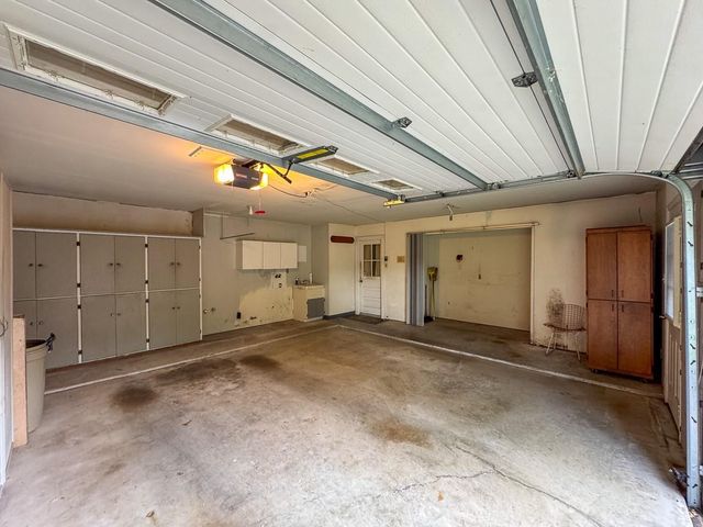 229 Hickory Drive, Huntsville, TX 77340
