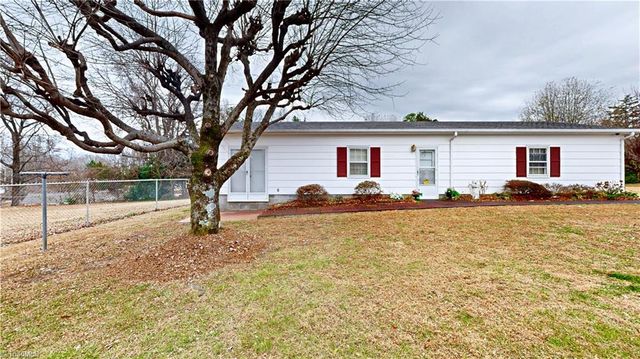 126 Apollo Circle, Archdale, NC 27263