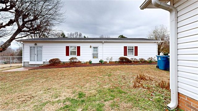 126 Apollo Circle, Archdale, NC 27263