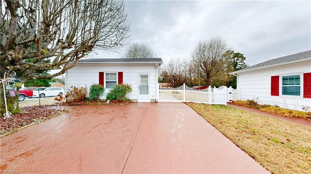 126 Apollo Circle, Archdale, NC 27263