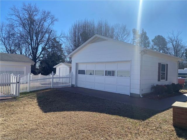 126 Apollo Circle, Archdale, NC 27263