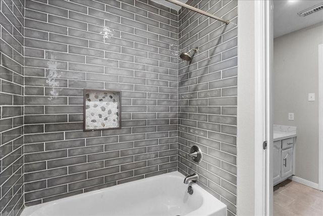 804 Buckingham Drive, Friendswood, TX 77546