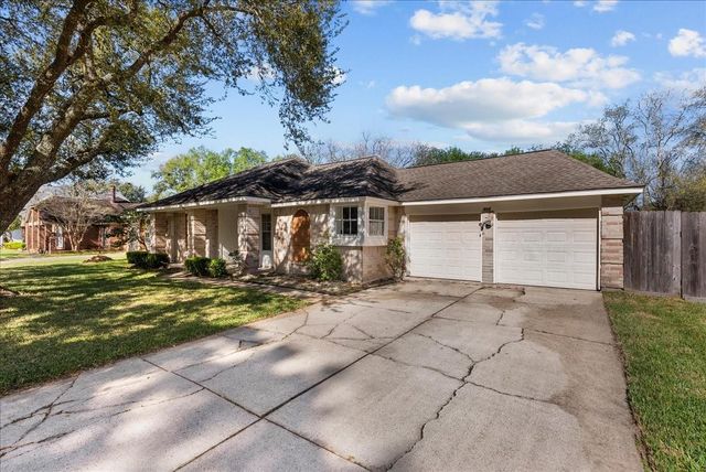 804 Buckingham Drive, Friendswood, TX 77546