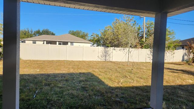 2049 SW Bayshore Boulevard, Port St. Lucie, FL 34984