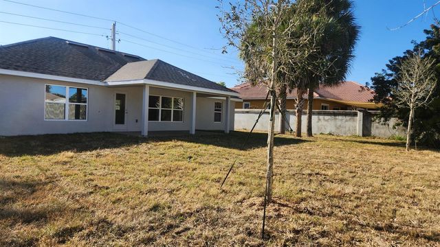 2049 SW Bayshore Boulevard, Port St. Lucie, FL 34984
