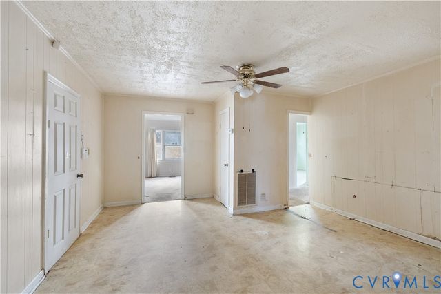 1207 Osborn Rd, Farmville, VA 23901