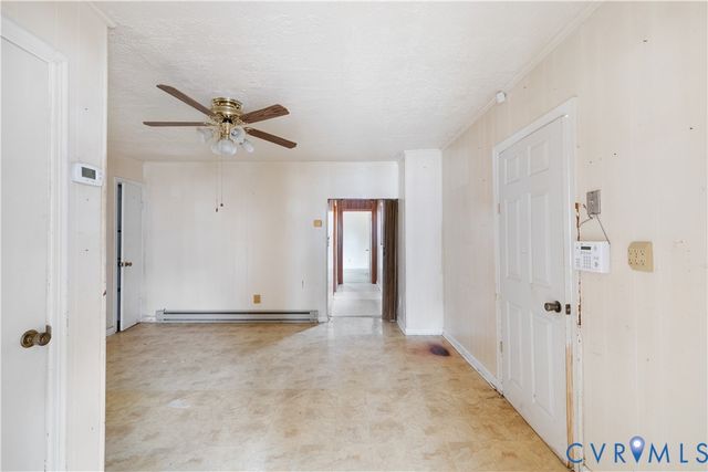 1207 Osborn Rd, Farmville, VA 23901