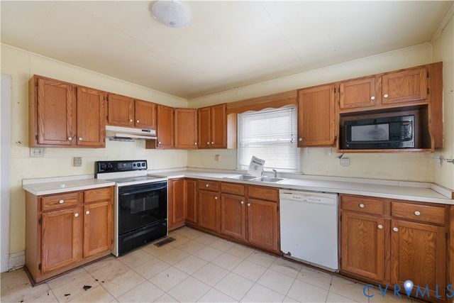 1207 Osborn Rd, Farmville, VA 23901