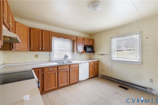 1207 Osborn Rd, Farmville, VA 23901