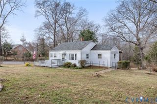 1207 Osborn Rd, Farmville, VA 23901