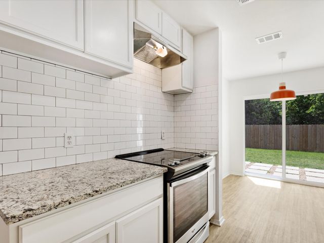 6702 Umphress Road, Dallas, TX 75217