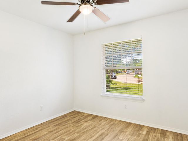 6702 Umphress Road, Dallas, TX 75217