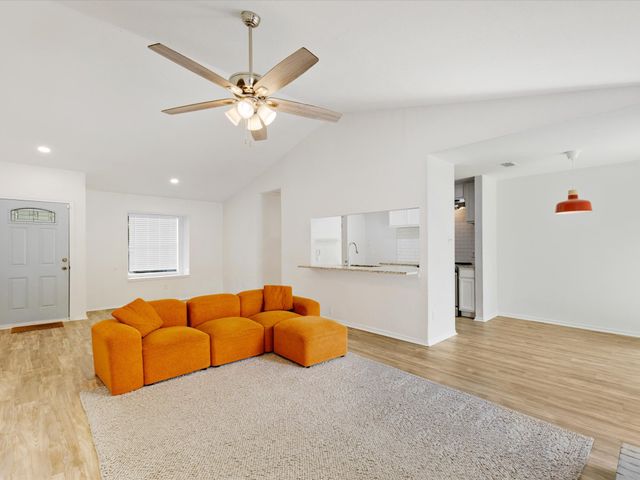 6702 Umphress Road, Dallas, TX 75217