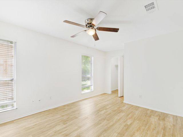 6702 Umphress Road, Dallas, TX 75217