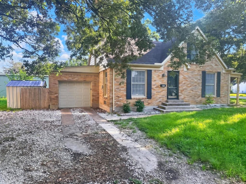 2313 Avenue L, Rosenberg, TX 77471