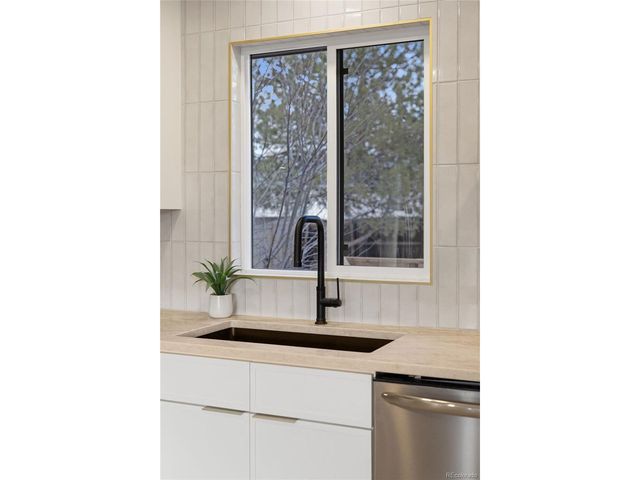 9458 Flower St, Broomfield, CO 80021