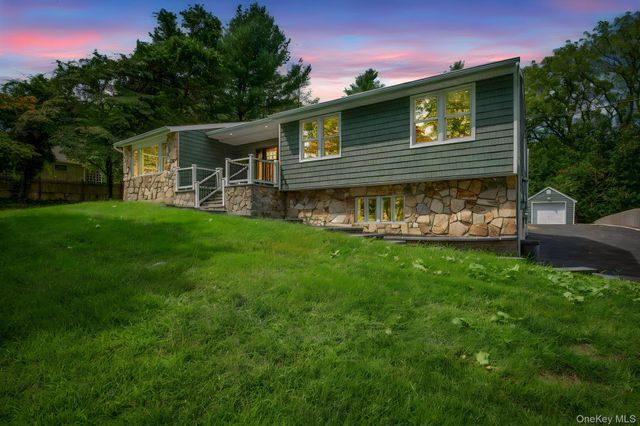 40 Lakeside Drive, Centerport, NY 11721