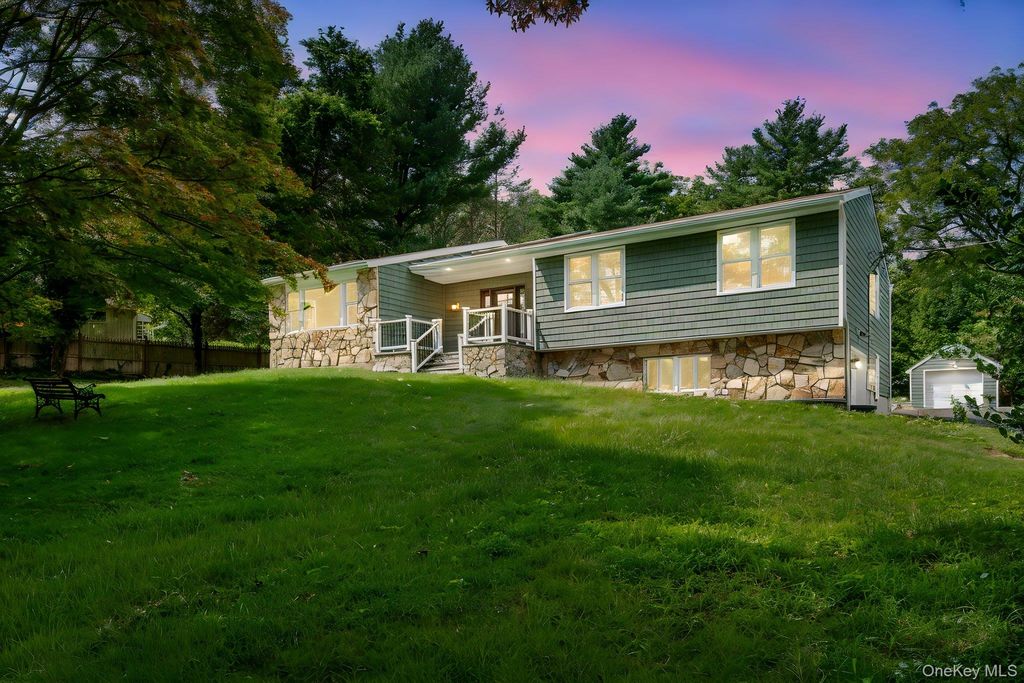40 Lakeside Drive, Centerport, NY 11721 — exterior