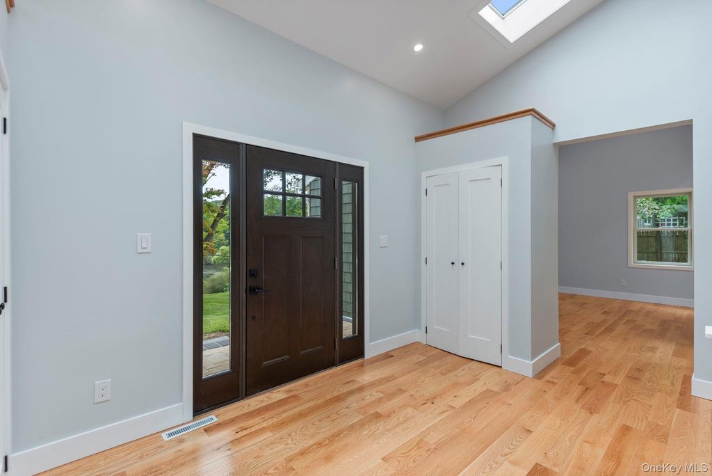 40 Lakeside Drive, Centerport, NY 11721 — photo 5