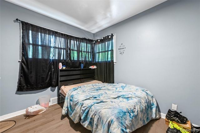 17712 Fenton Street, Detroit, MI 48219