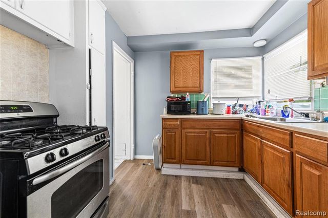 17712 Fenton Street, Detroit, MI 48219