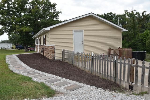 2707 E CALVERT HILL RD, Columbia, MO 65202