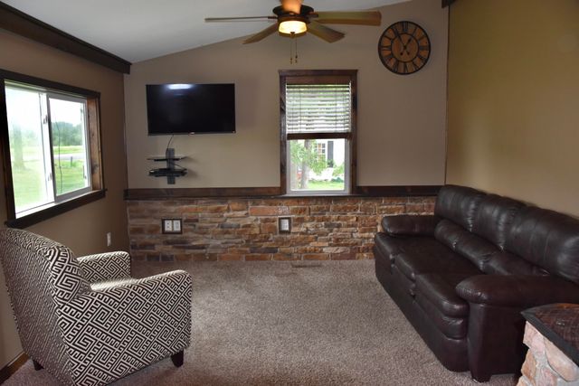 2707 E CALVERT HILL RD, Columbia, MO 65202