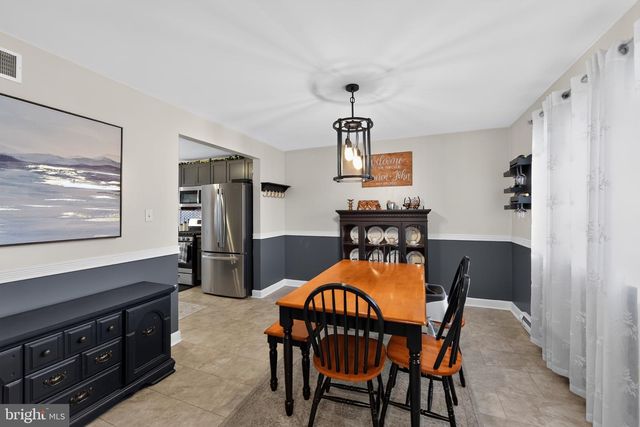 15 CRAIG DR, Reading, PA 19606