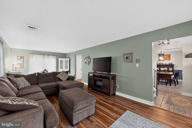 15 CRAIG DR, Reading, PA 19606