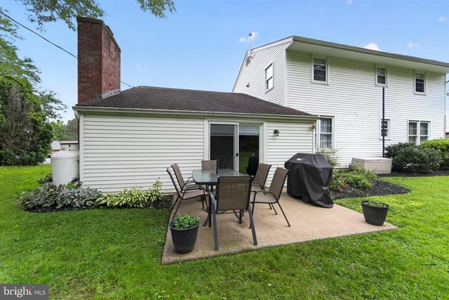 15 CRAIG DR, Reading, PA 19606