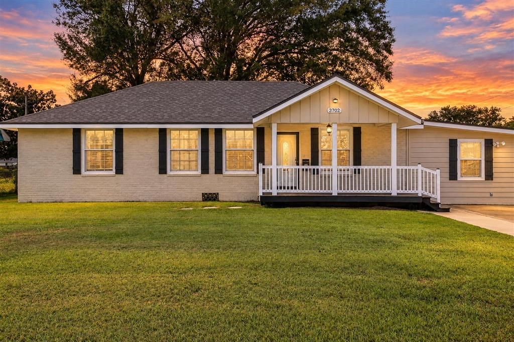 3702 Yale Street, Lake Charles, LA 70607