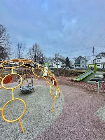 363 Hildreth 11, Lowell, MA 01850