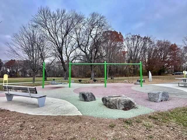 363 Hildreth 11, Lowell, MA 01850