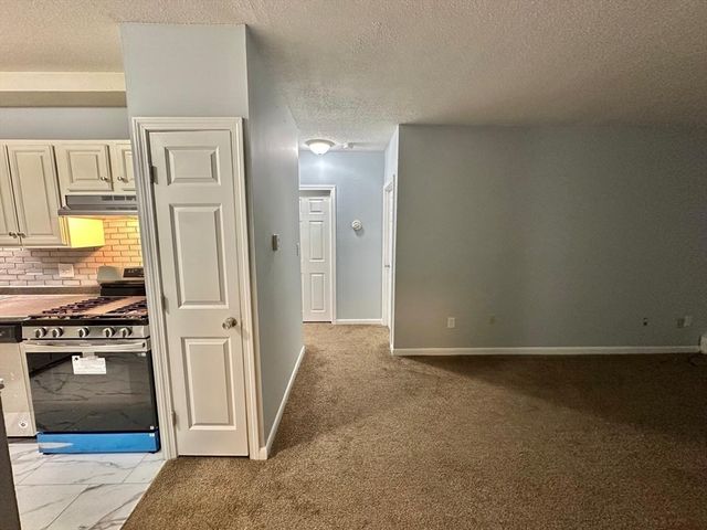 363 Hildreth 11, Lowell, MA 01850