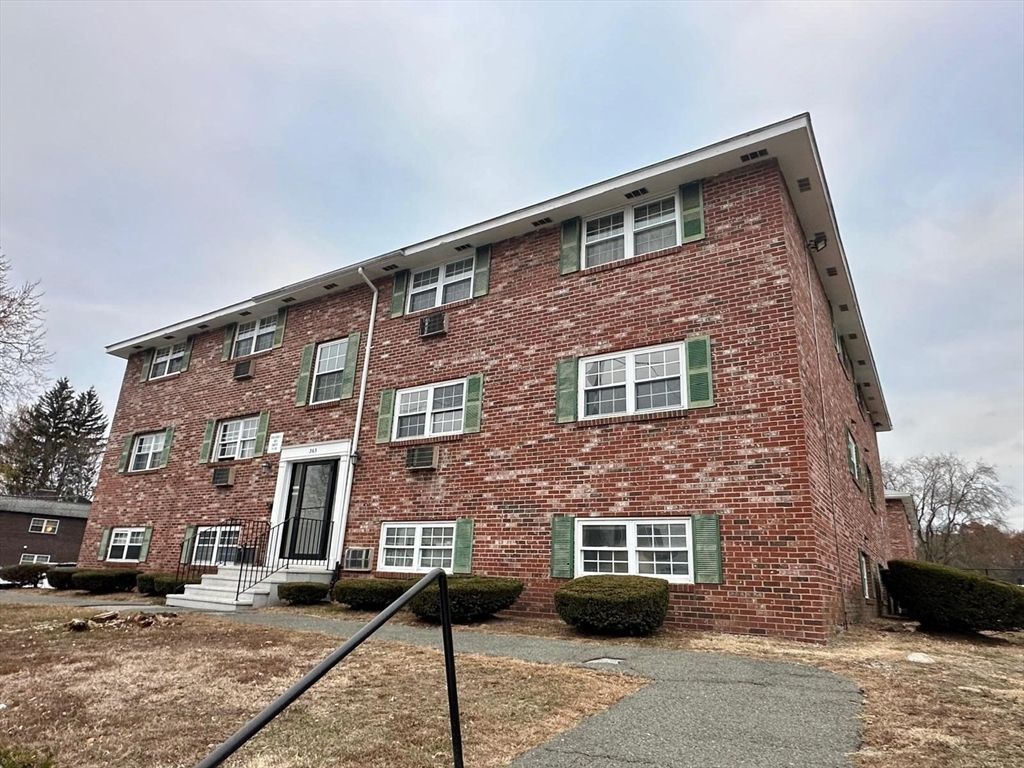 363 Hildreth 11, Lowell, MA 01850