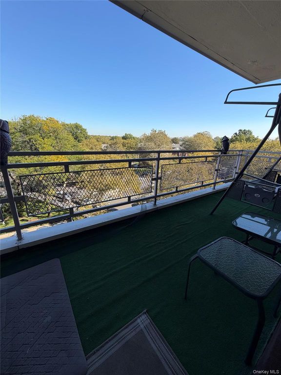 89-35 155th Avenue 5C, Howard Beach, NY 11414 — photo 2