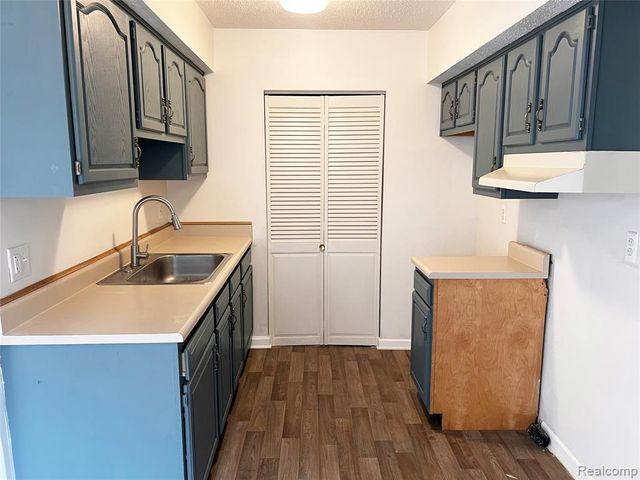 25709 Salem 74, Roseville, MI 48088
