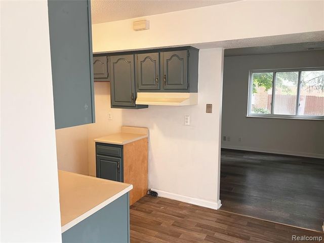 25709 Salem 74, Roseville, MI 48088