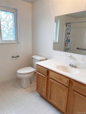 25709 Salem 74, Roseville, MI 48088