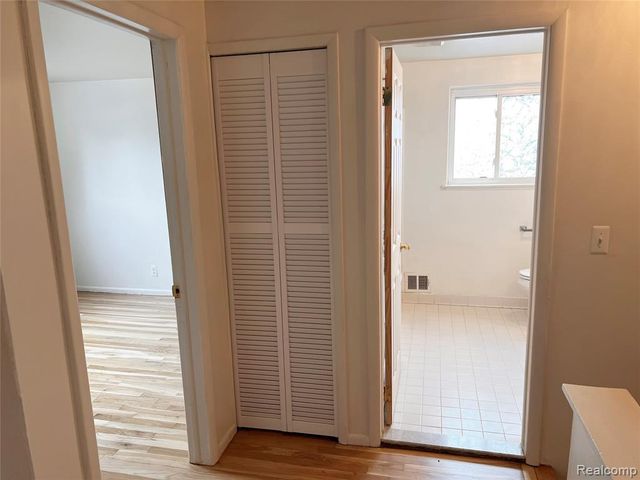 25709 Salem 74, Roseville, MI 48088