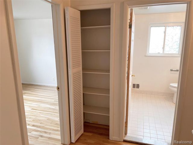 25709 Salem 74, Roseville, MI 48088