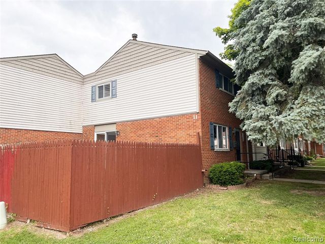 25709 Salem 74, Roseville, MI 48088
