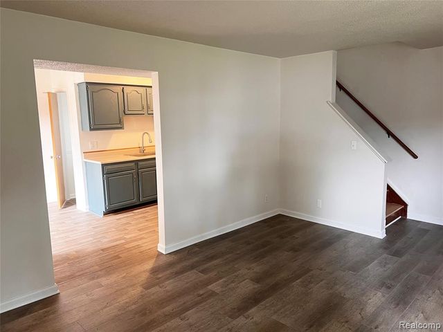 25709 Salem 74, Roseville, MI 48088