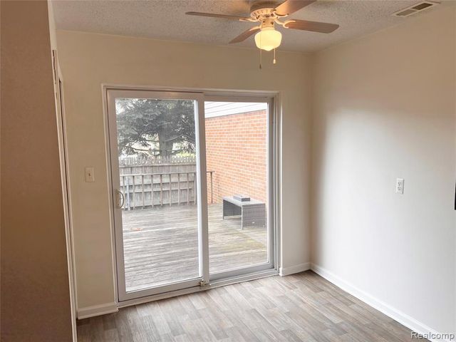 25709 Salem 74, Roseville, MI 48088