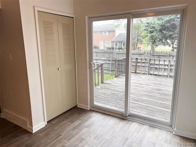 25709 Salem 74, Roseville, MI 48088
