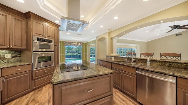 6921 COUNTRY LAKES CIRCLE, Sarasota, FL 34243