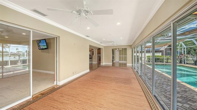 6921 COUNTRY LAKES CIRCLE, Sarasota, FL 34243