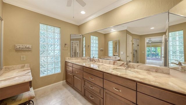 6921 COUNTRY LAKES CIRCLE, Sarasota, FL 34243