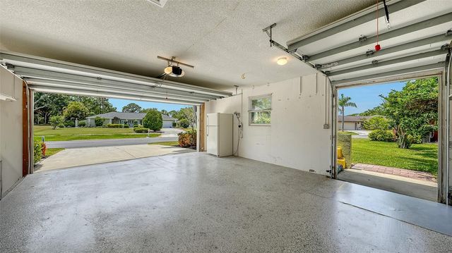 6921 COUNTRY LAKES CIRCLE, Sarasota, FL 34243