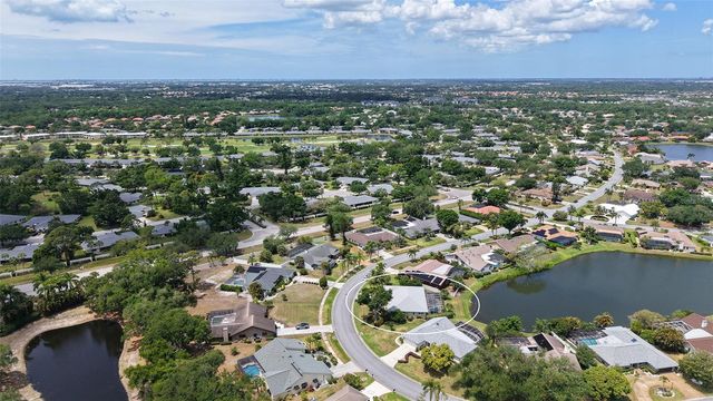 6921 COUNTRY LAKES CIRCLE, Sarasota, FL 34243